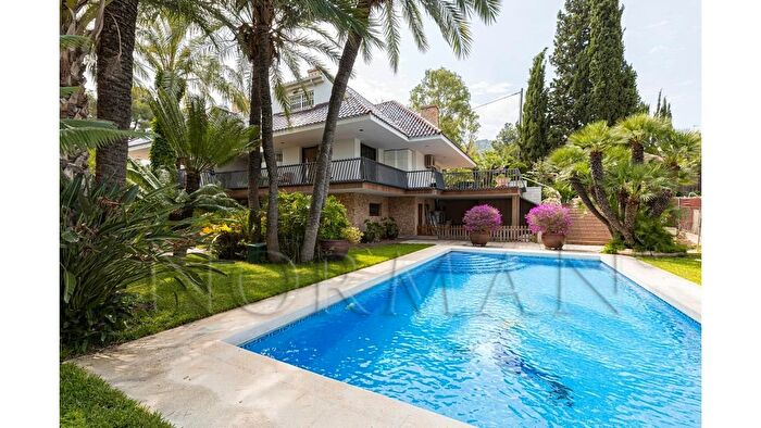 Casa en venta en Pedanías Este, Santo Angel de 5 habitaciones