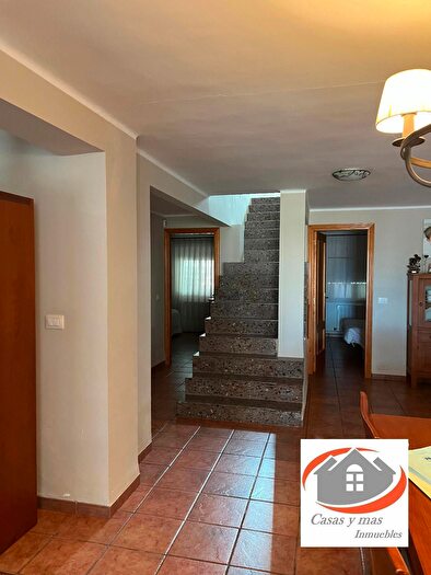 Casas en venta y pisos alquiler - 3