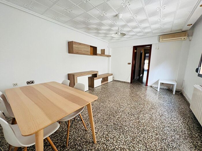 Casas en venta y pisos alquiler - 1