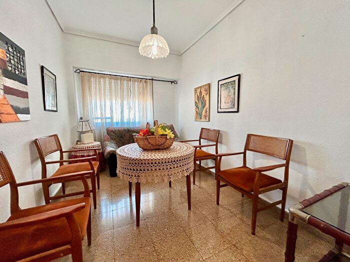 Casas en venta y pisos alquiler - 2