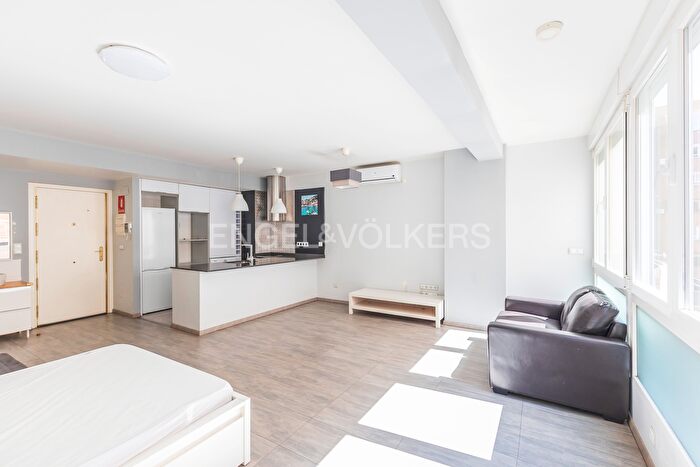 Casas en venta y pisos alquiler - 1