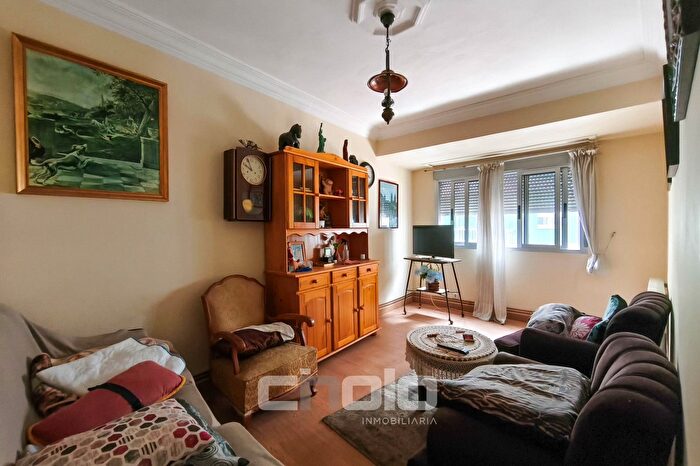 Casas en venta y pisos alquiler - 1
