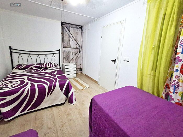 Casas en venta y pisos alquiler - 3