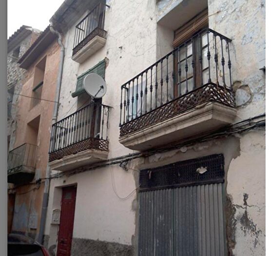 Casas en venta y pisos alquiler - 1