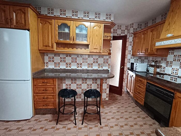 Casas en venta y pisos alquiler - 1
