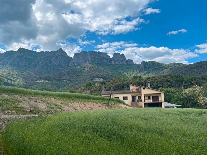 Casa en venta en La Vall den Bas, Girona de 5 habitaciones