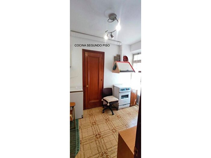 Casas en venta y pisos alquiler - 3
