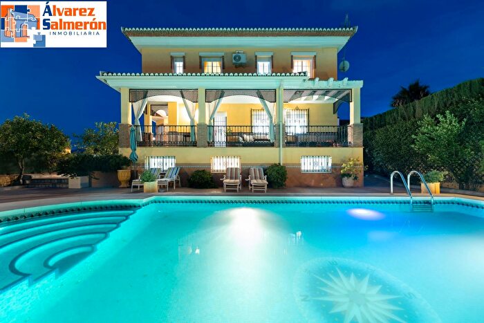 Casa en venta en Gójar, Granada de 5 habitaciones