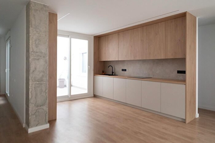 Casas en venta y pisos alquiler - 1
