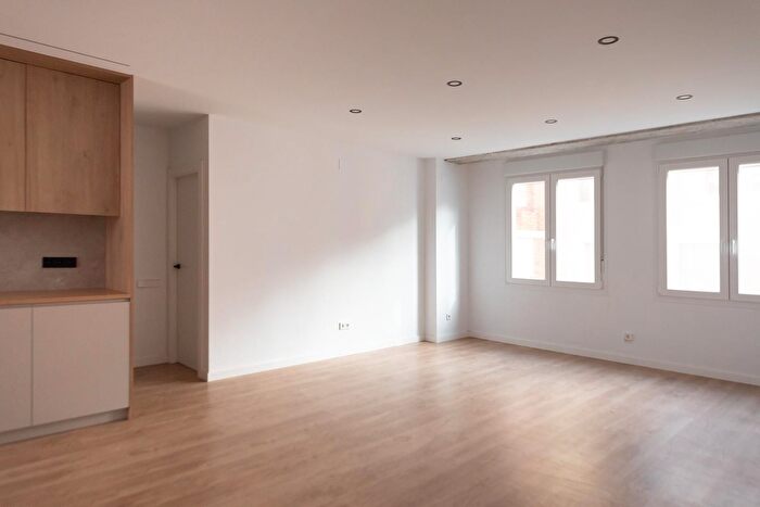 Casas en venta y pisos alquiler - 3
