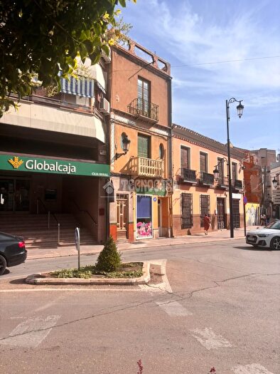 Casas en venta y pisos alquiler - 1