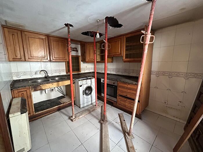 Casas en venta y pisos alquiler - 2