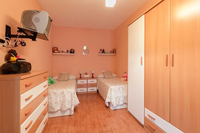 Casas en venta y pisos alquiler - 2
