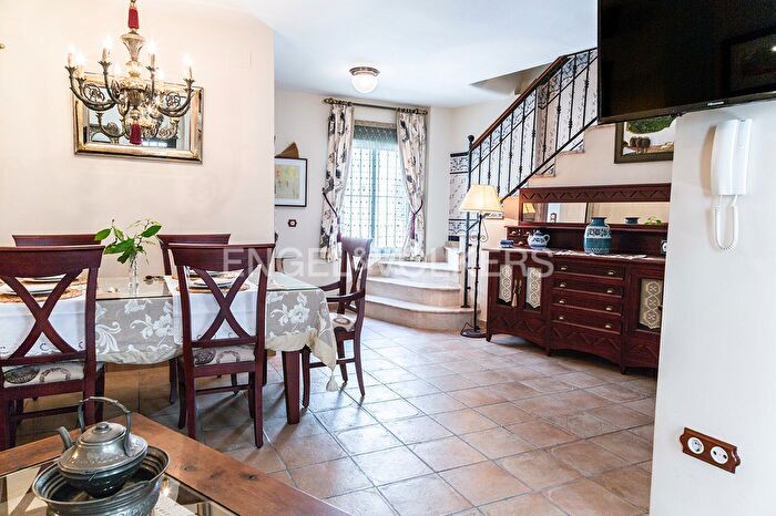 Casas en venta y pisos alquiler - 1