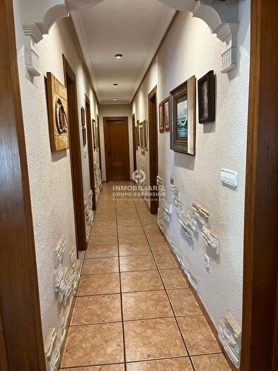 Casas en venta y pisos alquiler - 3