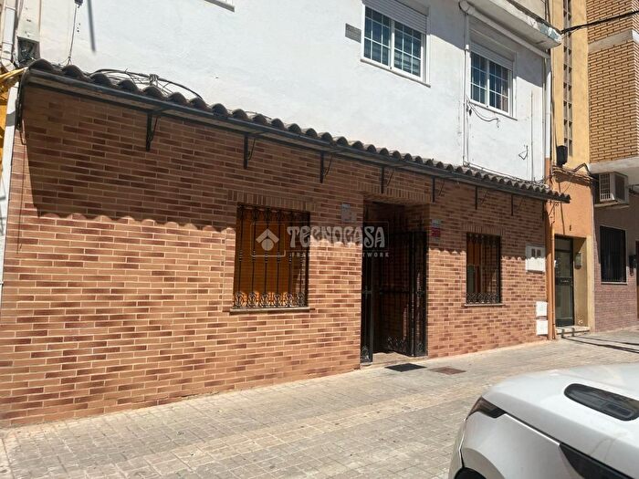 Casas en venta y pisos alquiler - 1