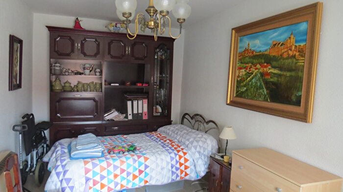 Casas en venta y pisos alquiler - 2