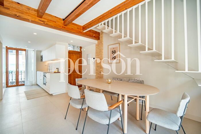 Casas en venta y pisos alquiler - 3