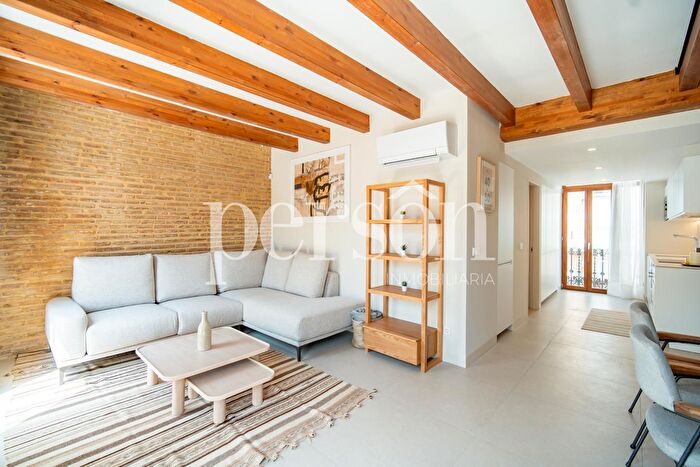 Casas en venta y pisos alquiler - 1