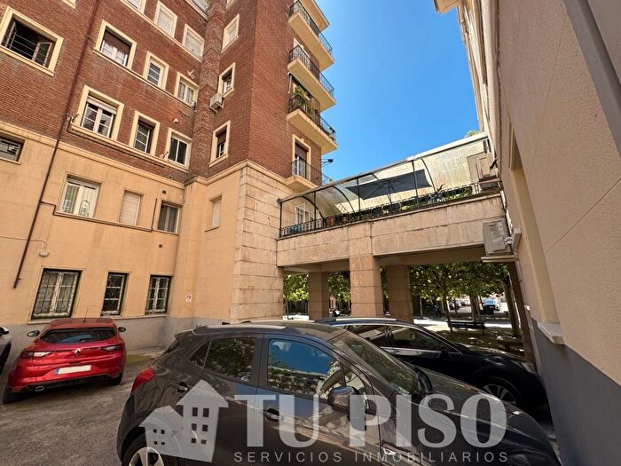 Casas en venta y pisos alquiler - 3