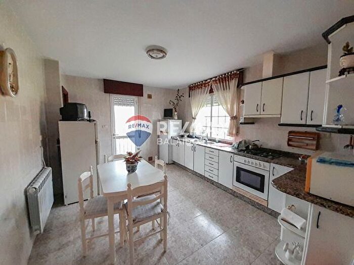 Casa en venta en Ponteareas, Pontevedra de 3 habitaciones