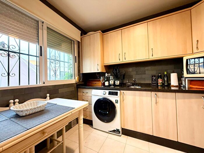 Casas en venta y pisos alquiler - 2
