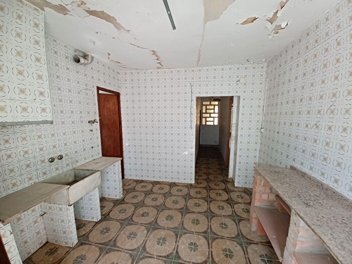 Casas en venta y pisos alquiler - 2