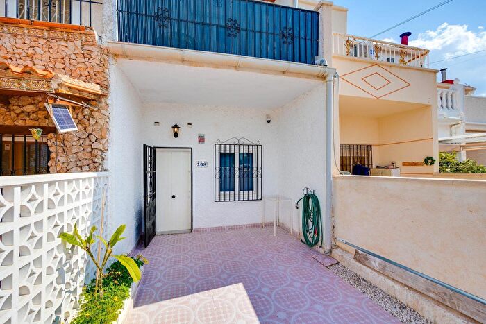 Casas en venta y pisos alquiler - 1