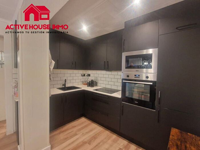 Casas en venta y pisos alquiler - 3
