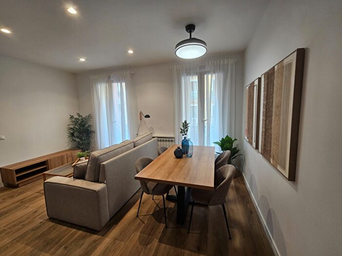 Casas en venta y pisos alquiler - 1