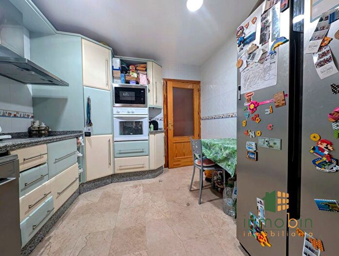 Casas en venta y pisos alquiler - 3