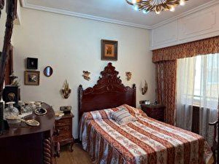 Casas en venta y pisos alquiler - 3