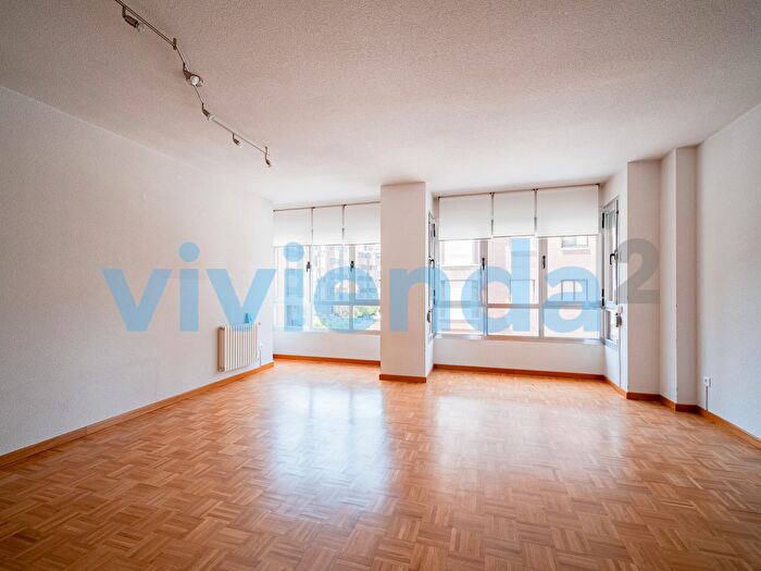 Piso en venta en San Blas, Rosas Musas de 3 habitaciones
