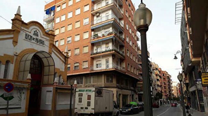 Casas en venta y pisos alquiler - 1