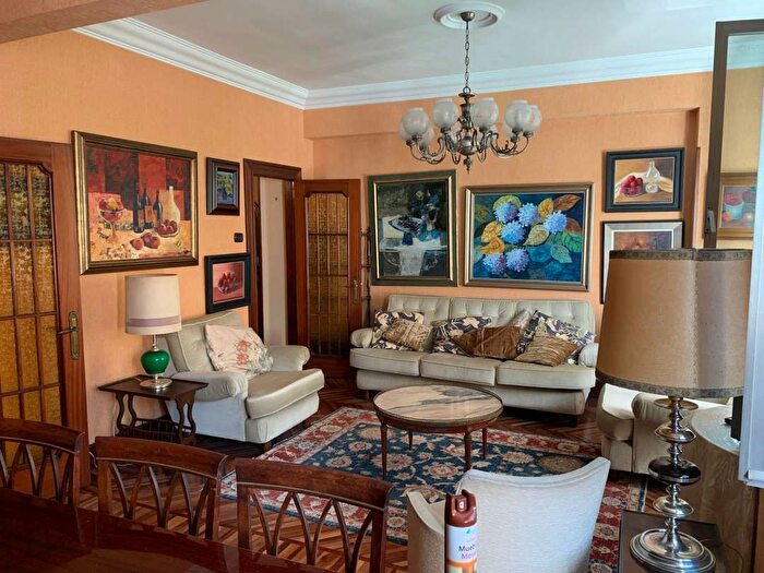 Casas en venta y pisos alquiler - 1
