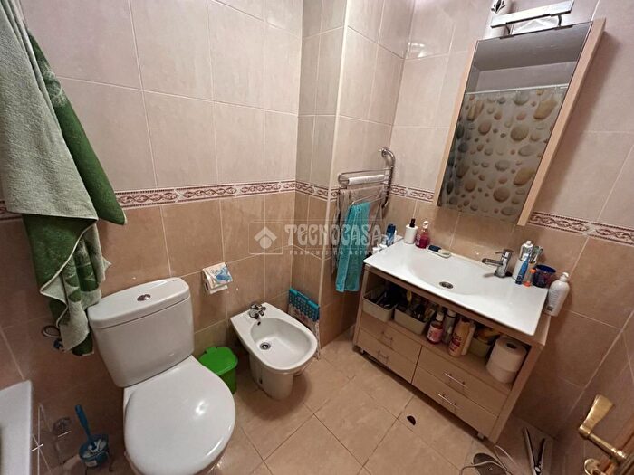 Casas en venta y pisos alquiler - 3