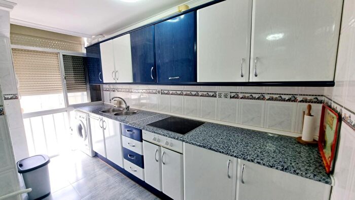 Casas en venta y pisos alquiler - 2