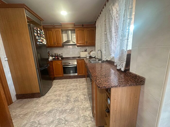 Casas en venta y pisos alquiler - 2