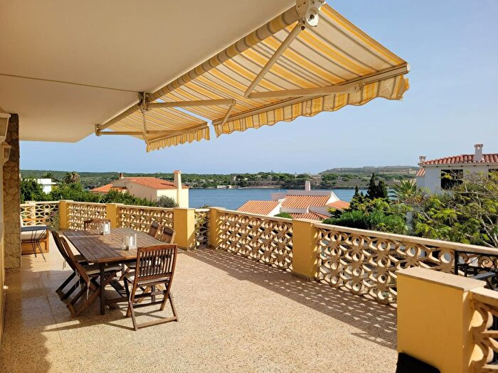 Casa en venta en Santa Anna Sol de lEst, Es Castell de 7 habitaciones