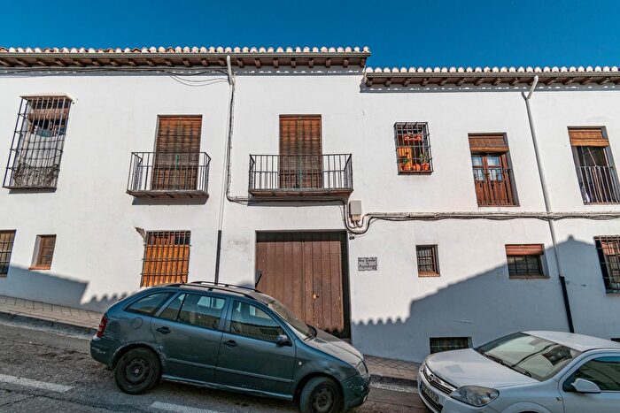 Casas en venta y pisos alquiler - 2