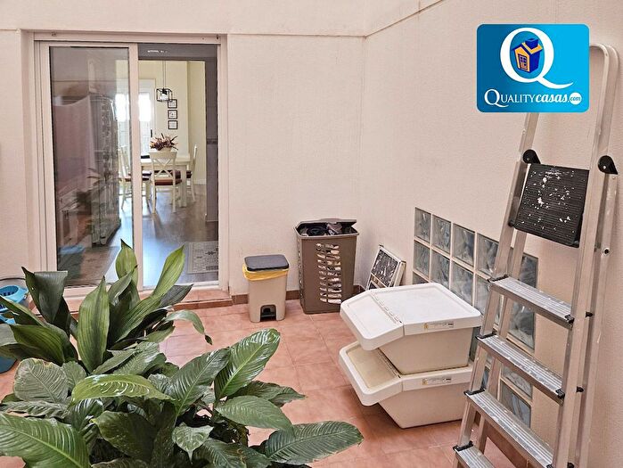 Casas en venta y pisos alquiler - 3