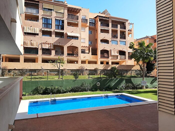 Piso en alquiler en Los Pacos, Fuengirola de 2 habitaciones