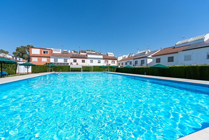 Casa en venta en Condequinto, Montequinto de 4 habitaciones