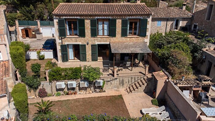 Casas en venta y pisos alquiler - 1
