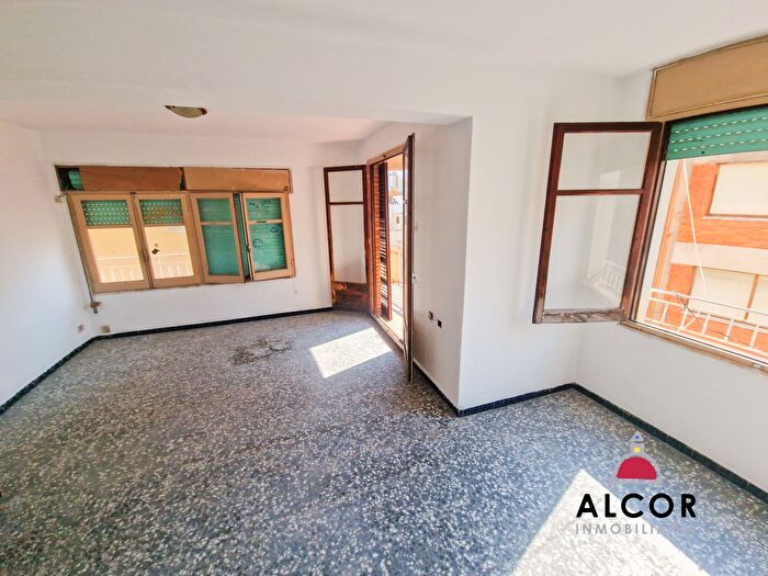Casas en venta y pisos alquiler - 3