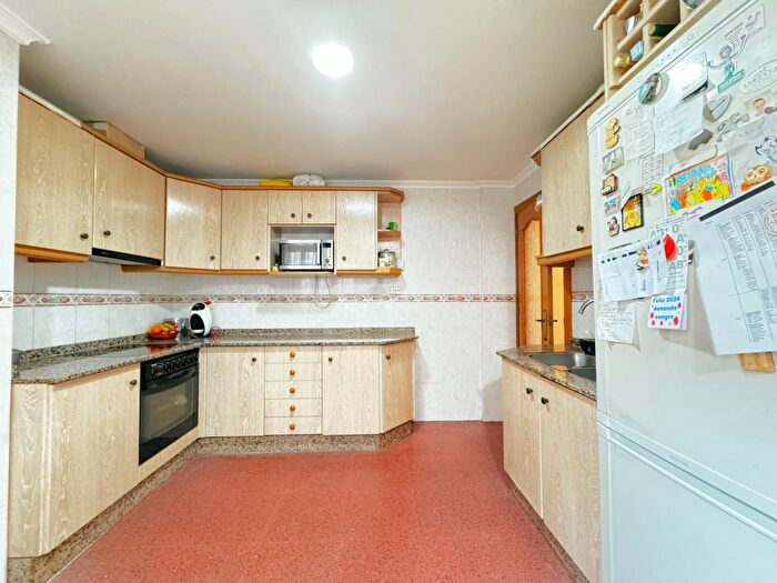 Casas en venta y pisos alquiler - 2