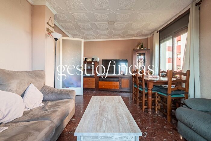 Casas en venta y pisos alquiler - 1