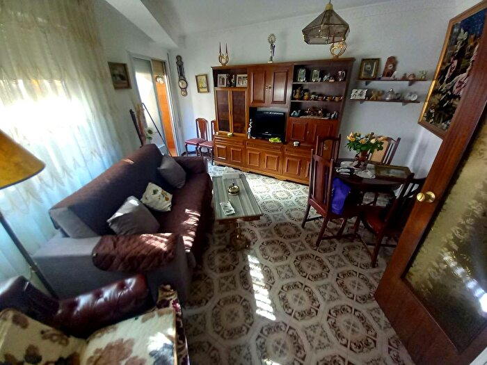 Casas en venta y pisos alquiler - 3