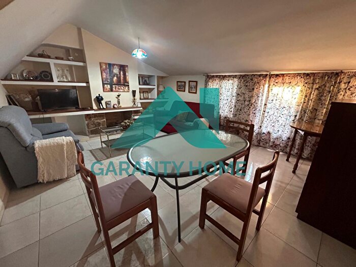Casas en venta y pisos alquiler - 1