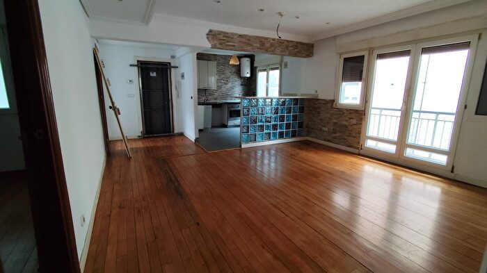 Casas en venta y pisos alquiler - 1